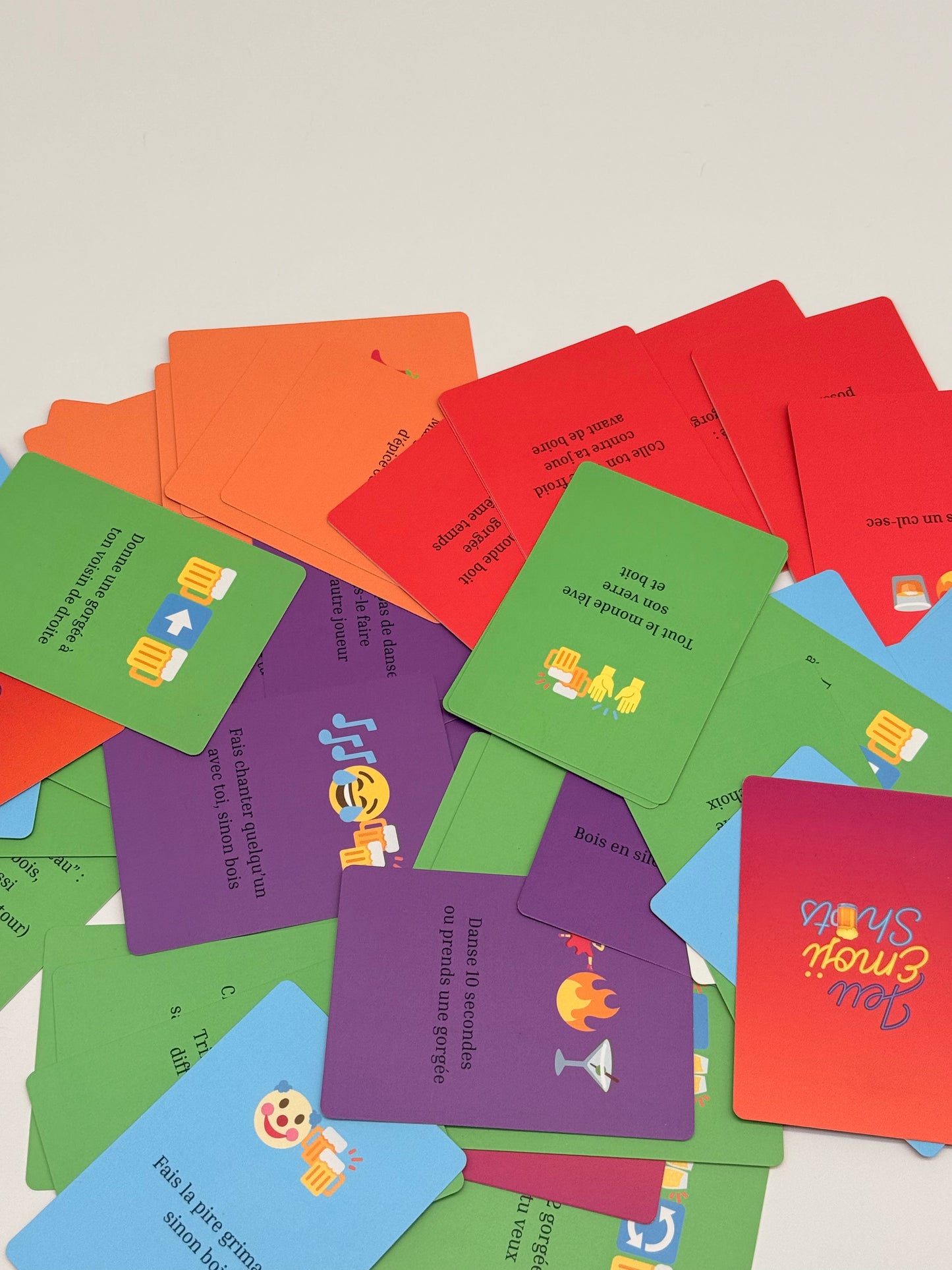 Cartes du jeu Emoji Shots – défis, gages et actions pour soirées entre amis